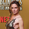 Rebecca Ferguson u izgužvanoj haljini donijela dašak glamura na premijeru filma o Peaky Blindersima