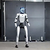 Kineski humanoidni robot izvodi breakdance, radi salto unazad i čučnjeve