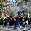 Horde zla u korteu krenule na Grbavicu, ulicama odjekuju pjesme navijača Sarajeva