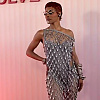 Teyana Taylor u avangardnom outfitu na festivalu: Mrežasta haljina i naočale s hromiranim obrvama