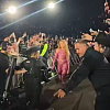 Shakira se našla na meti kritika zbog snimka s koncerta: Ignorisala kamermana koji je pao ispred nje