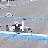 Bizarna scena uoči maratona robota u Pekingu, jedan od učesnika se srušio i doslovno raspao
