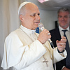 Papa Lav otkrio da nosi fotografiju muslimanskog dječaka iz Libana koji je ubijen u izraelskom napadu