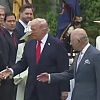 Kakva blamaža: Trump se "ubacio" u red za rukovanje ispred kralja i kraljice, oni u čudu gledali