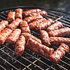 Kako da vam ćevapi budu kao iz ćevabdžinice: Nezaobilazni specijalitet za Prvi maj