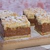 Čupava rum pita je desert koji spaja prhko tijesto i bogatu kremu, isprobajte ovaj recept