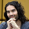 Russell Brand za neugodnu tišinu tokom razgovora s Piersom Morganom okrivio "lokaciju" intervjua