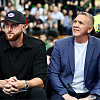 Jusuf Nurkić u društvu Muhameda Konjića gleda košarkaše Bosne, tu je i Elvedina Muzaferija