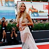 Glumica Sienna Miller u petoj deceniji dobila dijete sa 16 godina mlađim partnerom