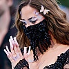 Švedska predstavnica na Eurosongu ne skida masku: Nije scenski trik, iza svega se krije ozbiljan razlog
