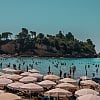 Nova pravila za turiste u Ulcinju: Za šetanje u kupaćem kostimu izvan plaže možete biti kažnjeni i do 500 eura