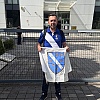 Adnanu Bajriću MUP RS-a vratio zastavu s ljiljanima koja mu je oduzeta u Banjoj Luci 2015. godine