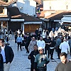 Bajramsko jutro u Sarajevu: Ulice i bašte kafića ispunjene radošću, susretima i lijepim željama