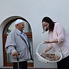 Benjamina Karić nakon bajram-namaza dijelila baklave građanima Novog Sarajeva