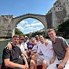 Bivši igrač Barcelone posjetio Mostar, družio se sa igračima Veleža i vozio se čamcem ispod Starog mosta
