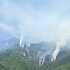 Požar u Jablanici još uvijek nije stavljen pod kontrolu, gori borova šuma