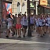 Srednjoškolci u Beogradu kroz Knez Mihailovu ulicu skandirali ratnom zločincu Ratku Mladiću