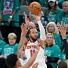 Knicksi pobijedili u prvoj utakmici NBA finala, slavili su kod Spursa nakon velikog preokreta