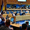 Konačno usvojene izmjene zakona: Državnim službenicima bit će povećane plate bez obzira na usvajanje budžeta