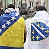 U selu kod Livna zapaljeno 13 zastava BiH i RBiH: Mještani ih postavili zbog Mundijala, ali su nekome smetale
