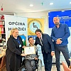 Kao simbol izgradnje inkluzivnijeg društva, dopremijer Kraljević uz "Ruku podrške" zasadio stablo jabuke