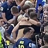 Lično mu ga obukao: Jeste li vidjeli kome je Džeko dao dres nakon historijske noći u Seattleu?