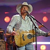 Emotivna večer u Nashvilleu: Legenda country muzike Alan Jackson održao oproštajni koncert pred hiljadama fanova