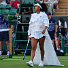 Naomi Osaka privukla sve poglede na Wimbledonu: Bijela odjevna kombinacija zasjenila početak drugog kola