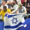 Argentinac i Brazilac mahali zastavom Izraela ispred selektora Egipta, on pljunuo prema njima