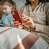 Znate li šta znači pojam phubbing? Ponašanje roditelja koje može štetno utjecati na djecu