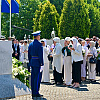 U Potočarima položeno cvijeće, slijedi dženaza i ukop deset žrtava genocida u Srebrenici