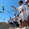 Godišnjica srebreničkog genocida obilježena i u Dubrovniku: Građani odali počast bacanjem cvijeća u more