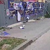 Radikali po Novom Sadu postavili plakate sa porukom "Đenerale, tvojoj majci hvala", građani ih pocijepali