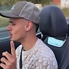 Pogledajte šta Alajbegović radi dok čeka transfer karijere, emotivno pjeva Bešlićev hit