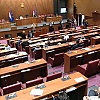Burno u Zagrebu zbog rezolucije o BiH: Srbi protiv, desničari  razočarani, a ljevica sve naziva "bildanjem mišića"