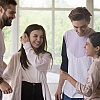 Zašto generacija Z sve češće uključuje prijatelje u upoznavanje i prve sastanke
