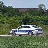 Stravična saobraćajna nesreća u Novom Sadu: Automobil sletio u odvodni kanal, poginule tri osobe