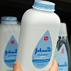 Johnson & Johnson mora platiti milijarde dolara ženama koje tvrde da su zbog njihovog pudera dobile rak
