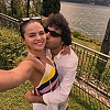 Selena Gomez i Benny Blanco razmjenjivali nježnosti na luksuznoj jahti: Par uhvaćen u strastvenom zagrljaju