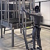 Humanoidni robot Figure 03 samostalno se penje uz ljestve