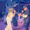 Hilary Duff nakon 20 godina ponovo zapjevala s bivšim dečkom Joelom Maddenom: Iznenadila fanove na koncertu