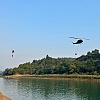 Helikopteri Oružanih snaga BiH gase požar na nepristupačnom terenu kod Konjica, gust dim otežava gašenje