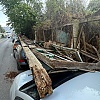 Mostar: Dio ruševine Alajbegovića kuće pao na parkirane automobile i napravio veliku štetu