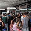 Totalni kolaps na Siciliji: Više od 30.000 putnika blokirano zbog erupcije vulkana Etna, spavaju i na aerodromu