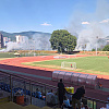 Požar izbio nedaleko od Atletskog stadiona u Zenici, vatra nakratko otežala odigravanje utakmica