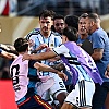 FIFA izrekla žestoke kazne nakon haosa u finalu: Paredesu 10 mečeva suspenzije, deblji kraj izvukao i Savez