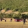 Bileća: Vozilom namjerno udario ljude, pa se vratio da žrtvu pregazi još jednom