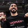 Bivšem NBA centru Enesu Kanteru zabranjen ulazak u dvoranu, vlasnik ga nazvao prijetnjom