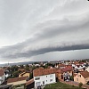 Nevrijeme pogodilo Prijedor i Kozarsku Dubicu: Padao grad, snimljen i fenomen "shelf oblaka"