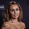 Miley Cyrus započela novo poglavlje u karijeri: Na mrežama izostavila prezime iz zvaničnog naziva